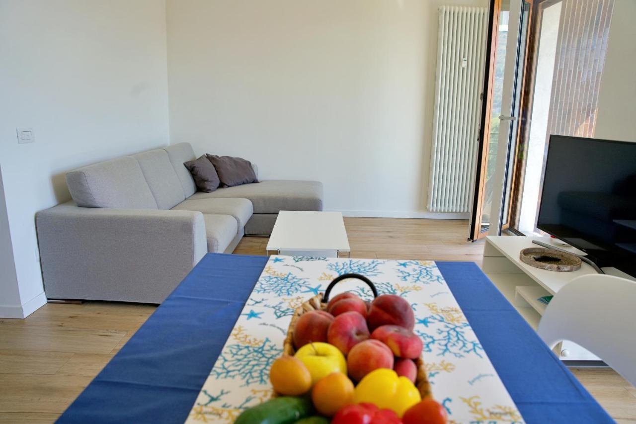 The Blue - Lake / City View Modern Apt Near Villa Olmo Como Exteriör bild